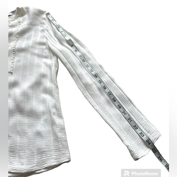 Sandro white viscose textured tuxedo style long sleeve women’s top size 2 - Picture 14 of 14
